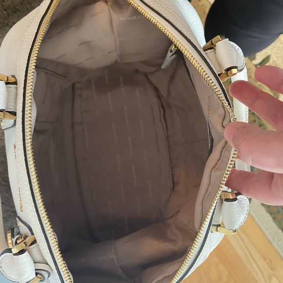 Michael Kors White Handbag - Picture 5 of 7